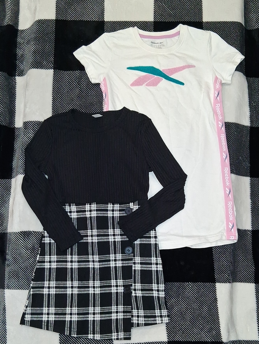 Reebok White Tee with Pink Side Trim & Teal Logo — Girls' Casual